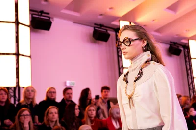 Look 3